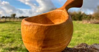 Carved cherry kuksa cup