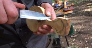 Carving the kuksa handle
